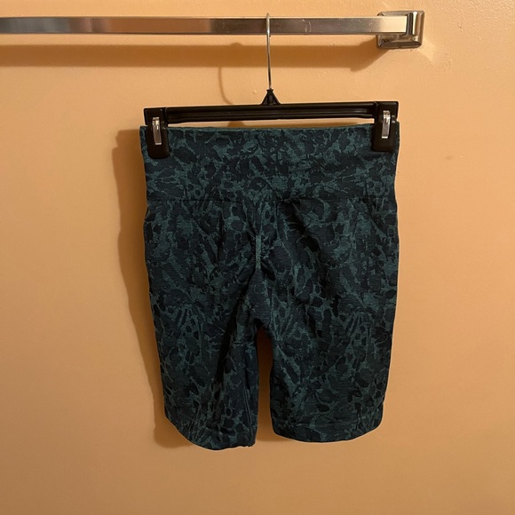 Gymshark Adapt Animal Seamless Cycling Shorts in Teal - Picture 4 of 4
